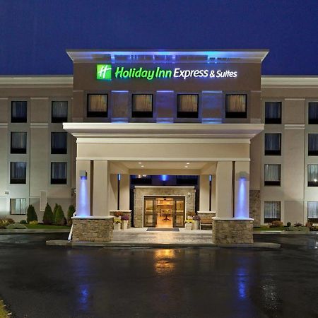 Holiday Inn Express & Suites Malone By Ihg Ngoại thất bức ảnh