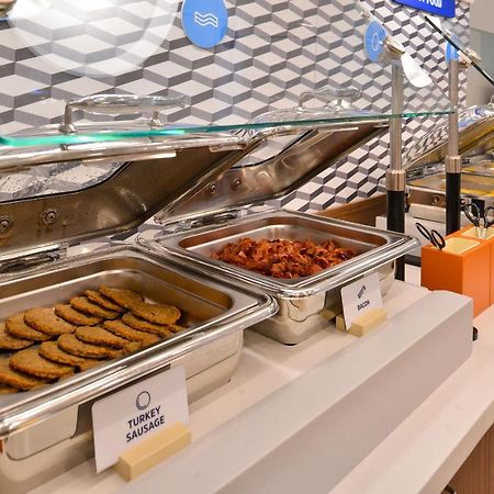 Holiday Inn Express & Suites Malone By Ihg Ngoại thất bức ảnh