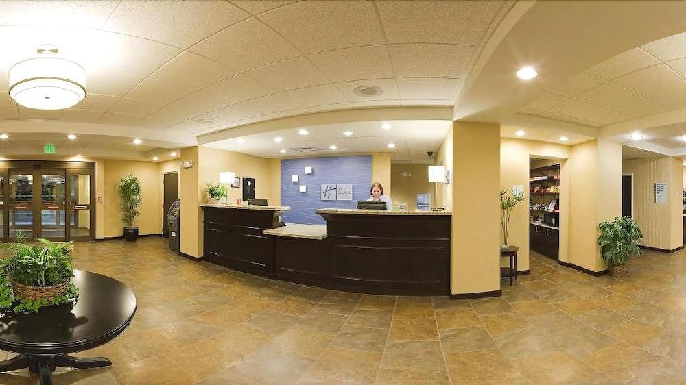 Holiday Inn Express & Suites Malone By Ihg Ngoại thất bức ảnh