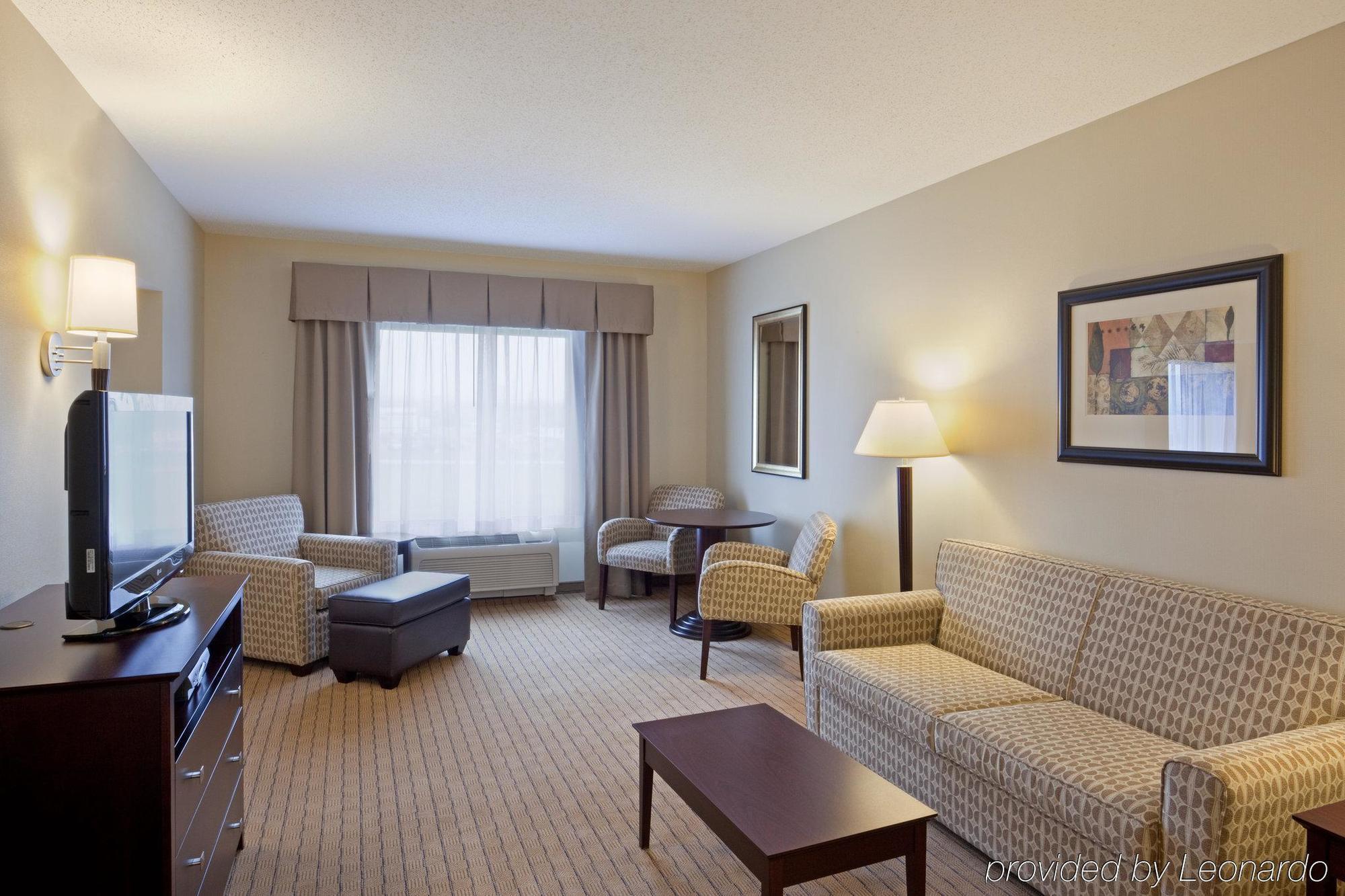 Holiday Inn Express & Suites Malone By Ihg Phòng bức ảnh