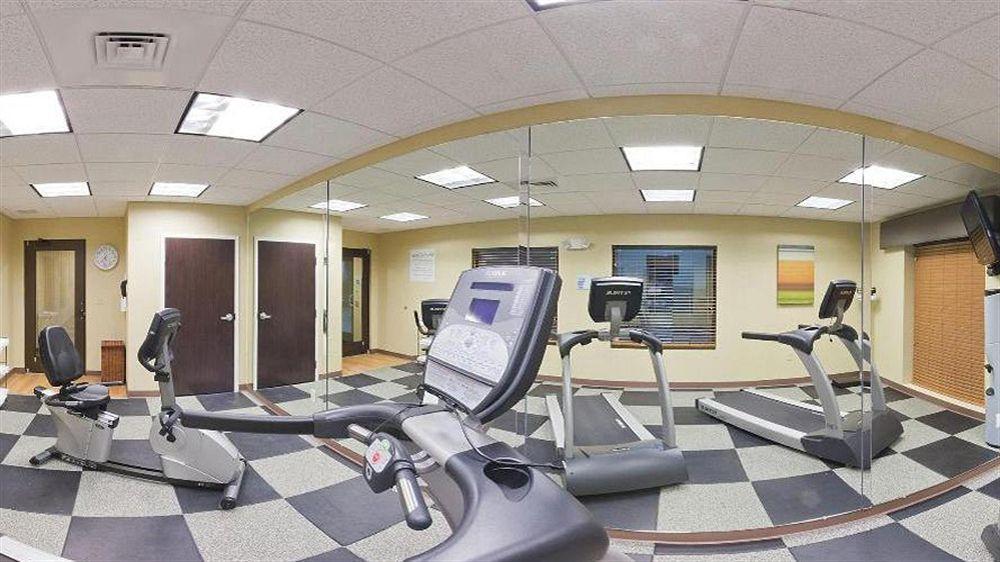 Holiday Inn Express & Suites Malone By Ihg Ngoại thất bức ảnh