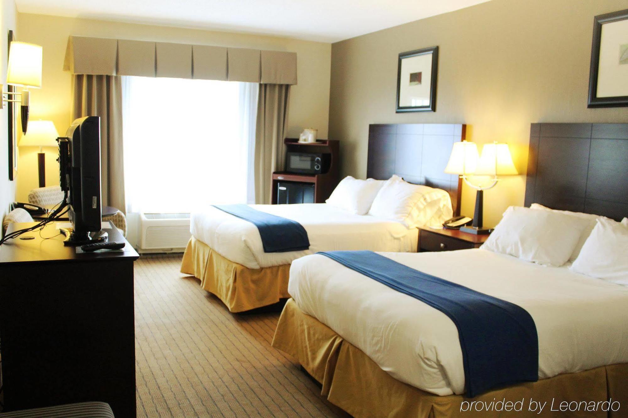 Holiday Inn Express & Suites Malone By Ihg Ngoại thất bức ảnh