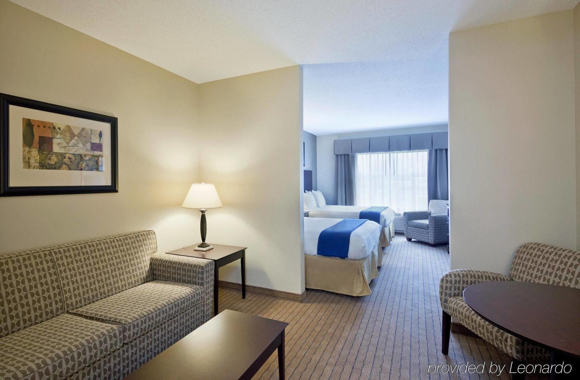 Holiday Inn Express & Suites Malone By Ihg Phòng bức ảnh
