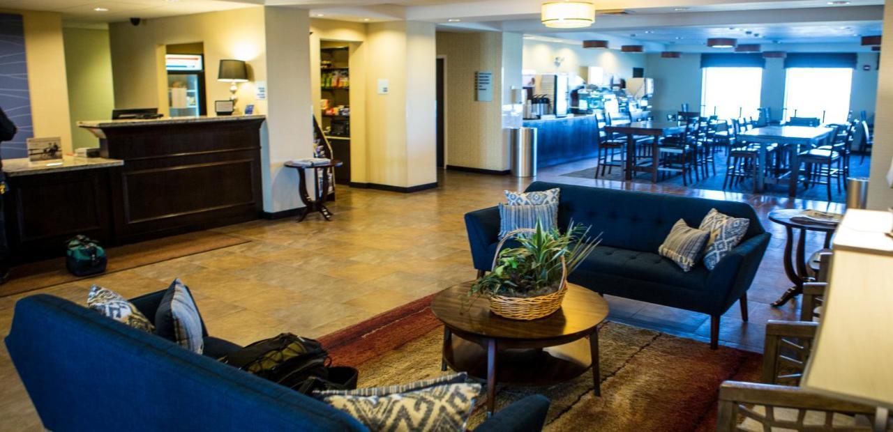 Holiday Inn Express & Suites Malone By Ihg Ngoại thất bức ảnh
