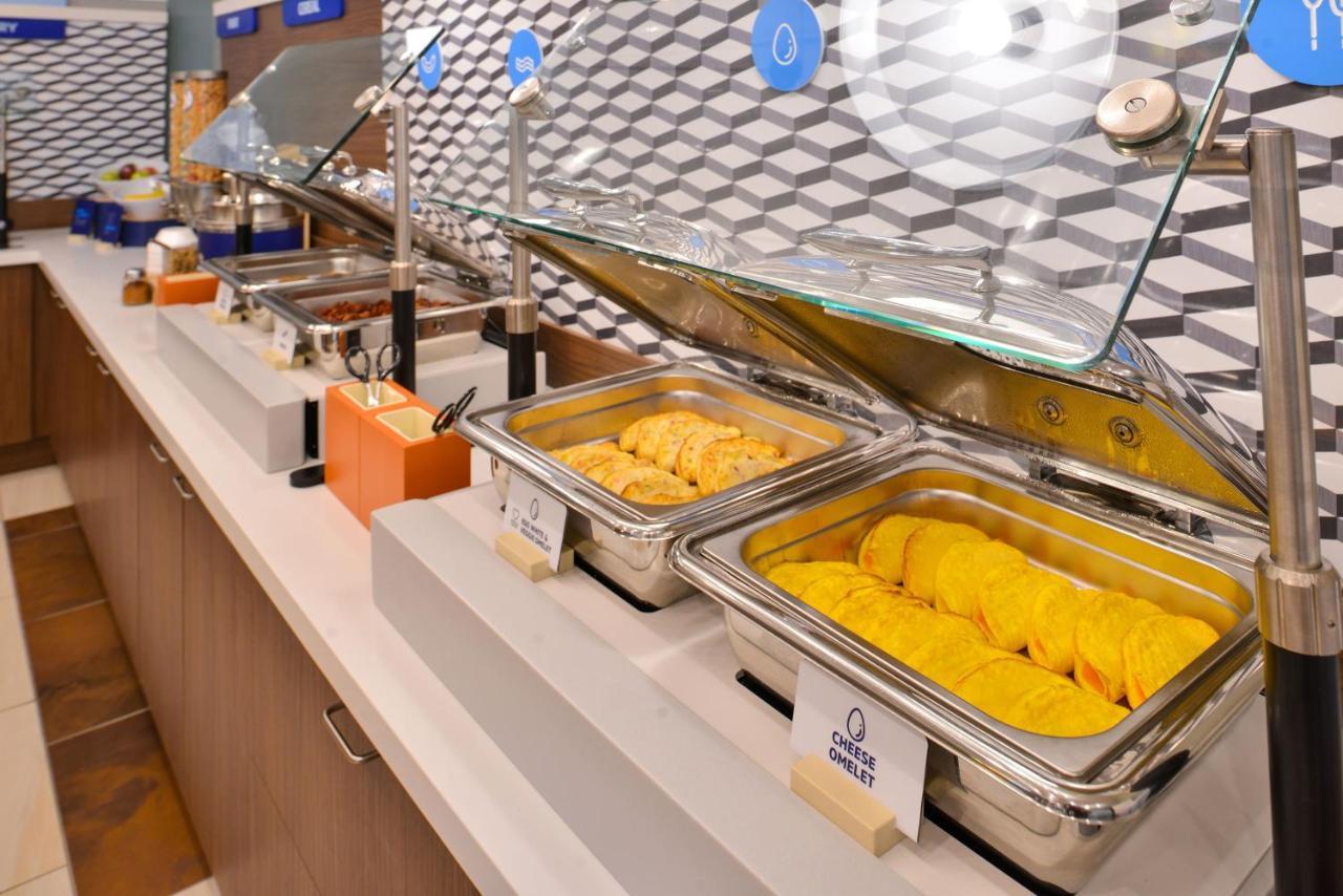 Holiday Inn Express & Suites Malone By Ihg Ngoại thất bức ảnh